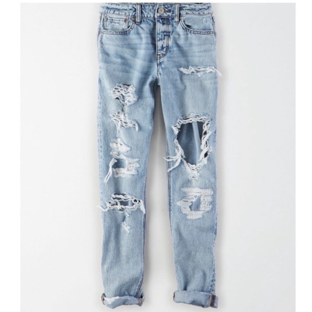 AE Distressed Tomgirl Jeans